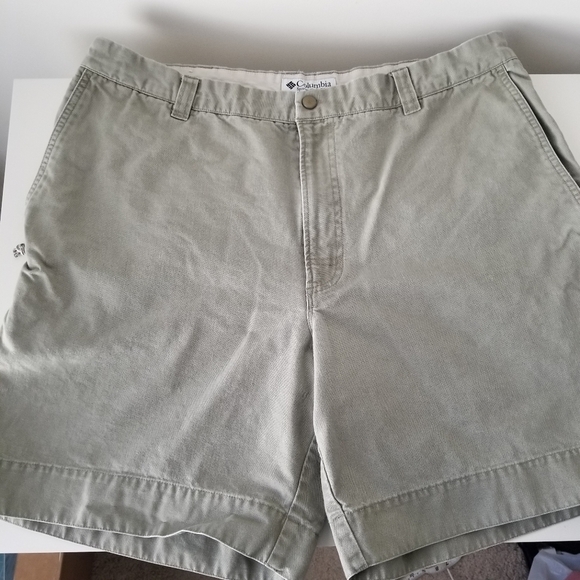 Columbia Cotton cargo Shorts Gray Size 38 Waist - Picture 5 of 10